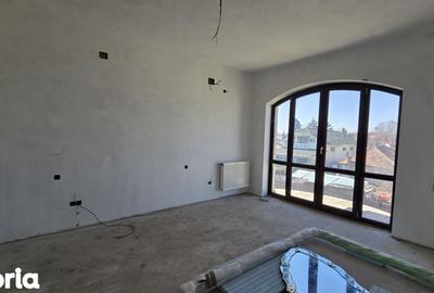 Casă cu 7 camere cu Canalizare în Ciolpani - 9