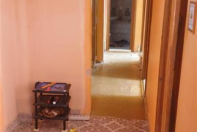 Apartament cu 3 camere decomandat în Viziru 3 - 13