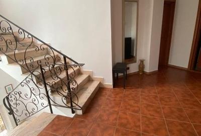 Casă individuală cu 6 camere cu Canalizare în Bd. Laminorului - 15