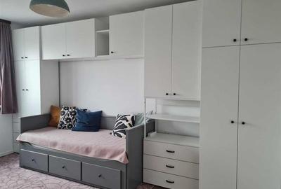 Apartament cu 2 camere decomandat, mobilat în Tractorul - 2