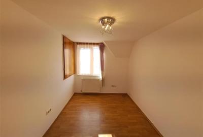 Casa cu 4 camere,105 mp, situata in cartierul Europa! - 6