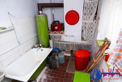 Casă cu 5 camere cu Teren 450 Mp în Păcii