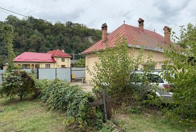 Casă cu 3 camere cu Teren 500 Mp în Central - 2