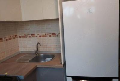 Garsonieră decomandată în Gorjului