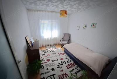 Apartament cu 3 camere de vanzare Bartolomeu - 1