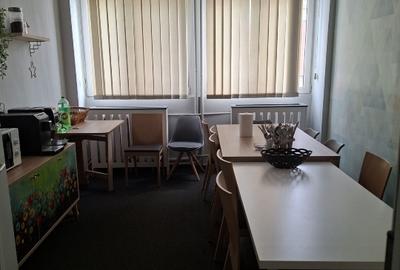 Birou, de 110 mp, în Central - 3