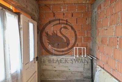 Casa la rosu de vanzare | Iordacheanu - Valea Cucului | Comision 0% - 18