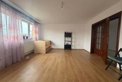 Casă individuală cu 7 camere cu Canalizare în Sisești - 5