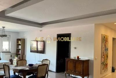 Apartament cu 3 camere semidecomandat, mobilat în Unirii