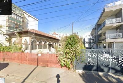 Casă cu 5 camere cu Teren 382 Mp în Republicii