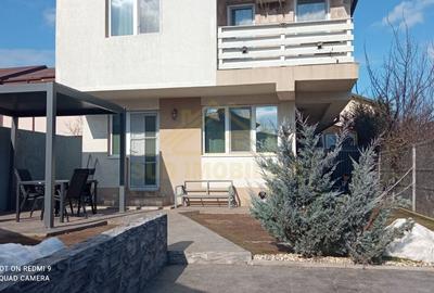 Duplex cu 5 camere cu Canalizare în Central - 1