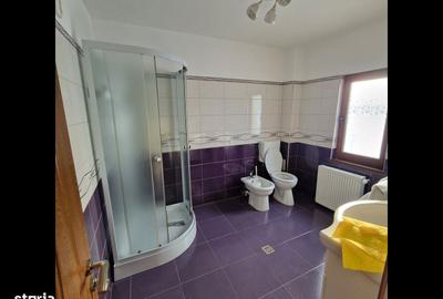 Casă cu 4 camere cu Teren 2676 Mp în Central - 8