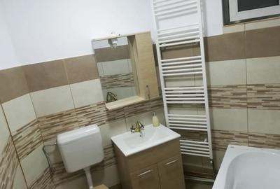 Apartament cu 4 camere semidecomandat în Careiului