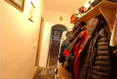 Apartament cu 3 camere decomandat, mobilat în Vasile Aaron - 11