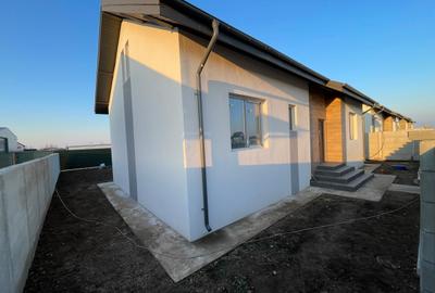 Casă cu 4 camere cu Teren 400 Mp în Domnești - 15