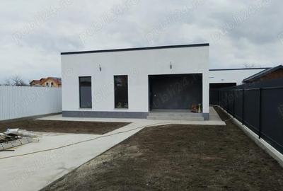 Casă cu Teren 500 Mp în Odaia Manolache - 1