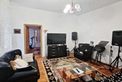 Apartament cu 2 camere semidecomandat, mobilat în Central - 1
