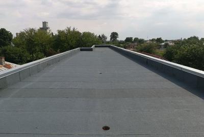 Casă cu 18 camere în Găești - 1