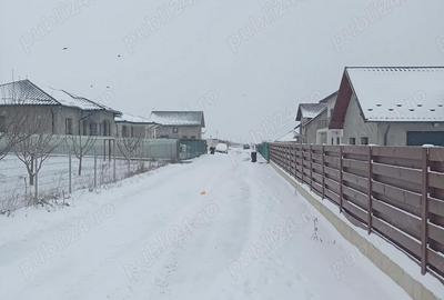 Teren de 700 mp, în Cătămărești