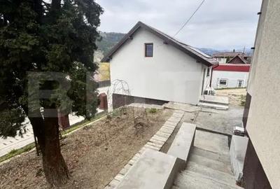 Casă cu 4 camere cu Teren 4000 Mp în Central - 7