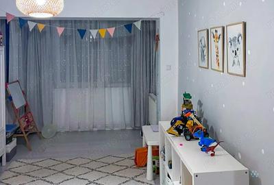Apartament cu 3 camere semidecomandat în Gojdu - 2