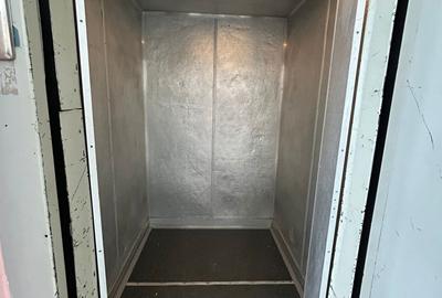 Garsonieră decomandată în Titan - 11