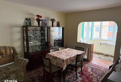 Apartament cu 3 camere decomandat în Astra - 6