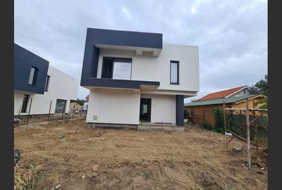 Casă cu 4 camere cu Canalizare în Central - 2