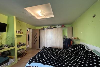 Apartament 4 camere, decomandat, etajul 1, 2 bai, zona Steaua Apartament 4 camere, decomandat, etajul 1, 2 bai, zona Steaua - 2