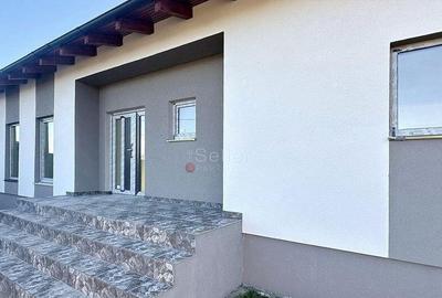 Casă cu 4 camere cu Teren 750 Mp în Cărpiniș - 8