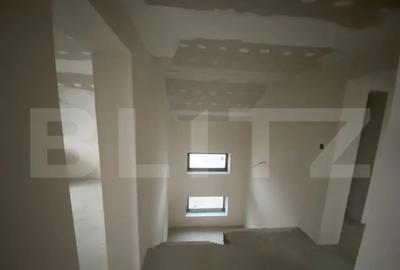 Casă cu 4 camere cu Teren 500 Mp în Central - 3