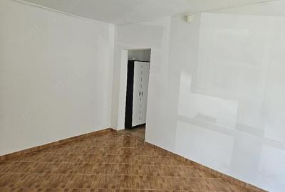 Spațiu comercial, de 50 mp, în Central - 7