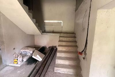 Casă cu 4 camere în Cotu - 3