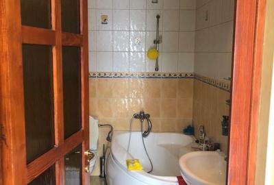 Casă cu 8 camere cu Teren 750 Mp în Central - 18