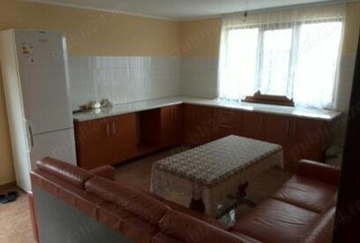 Casă cu 4 camere în Munteni - 1