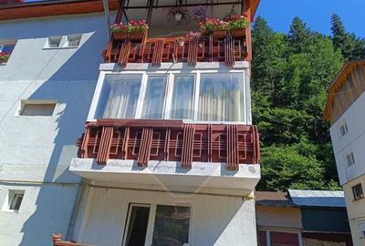 Apartament 3 camere decomantdate Slanic Moldova