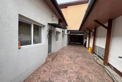 Casă cu Teren 256 Mp în Central - 2