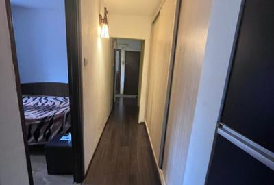 Apartament cu 3 camere decomandat în 1 Mai - 5