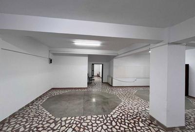 Spațiu comercial, de 220 mp, în Uverturii - 5