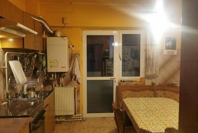 Apartament cu 3 camere decomandat în Școlilor - 7