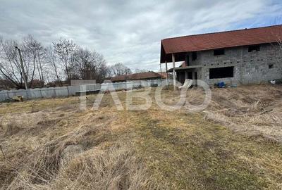 Casa 5 camere 3 cai de acces suprafata 3100 mp Sambata de Sus - 2