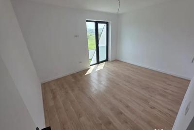 Casă cu 4 camere cu Teren 429 Mp în Cristian - 1