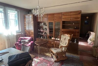 Apartament cu 4 camere decomandat în Cantemir