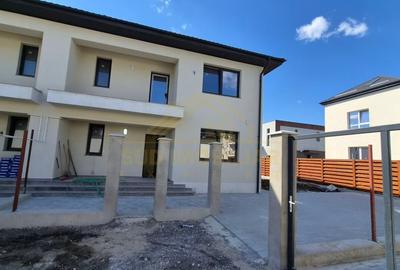 Casă individuală cu 3 camere cu Canalizare în Central - 35