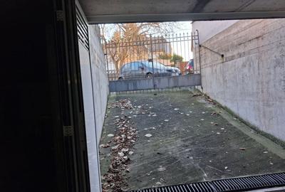 Casă individuală cu 10 camere cu Canalizare în Titulescu - 17