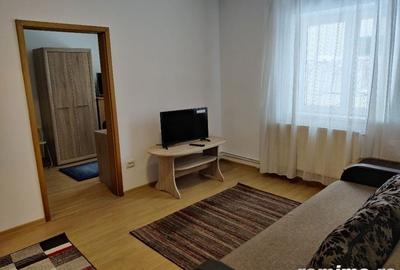 Apartament cu 2 camere semidecomandat în Gara de Nord