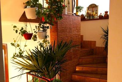 Casă individuală cu 4 camere cu Canalizare în Km 4-5 - 10