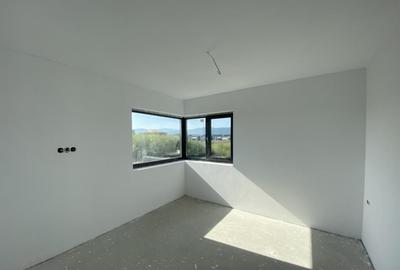 Casă cu 4 camere cu Canalizare în Cristian - 11