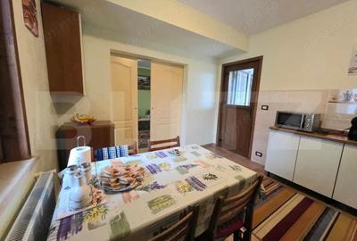 Casa de vanzare, 140 mp, zona Micro 11 - 10