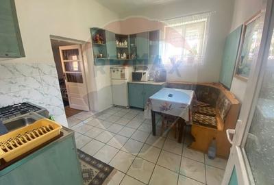 Casă individuală cu 7 camere cu Teren 2522 Mp în Brateiu - 5